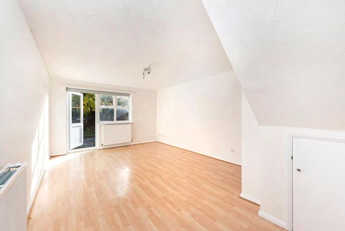 2 Bedroom Property To Rent In Henry Doulton Drive, London, SW17