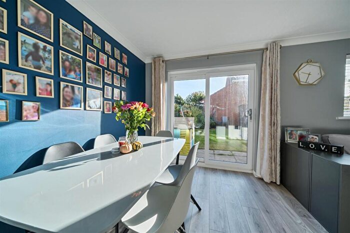 3 Bedroom Detached House For Sale In Crundale Way, Margate, CT9