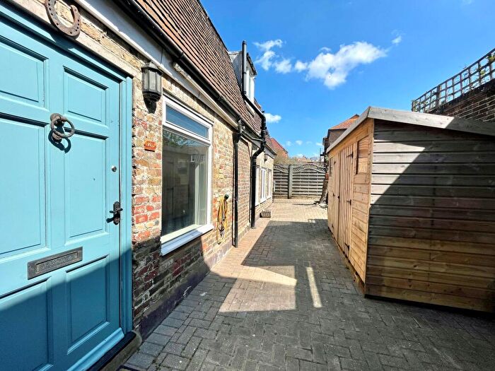 1 Bedroom Apartment To Rent In High Street, Rottingdean, BN2