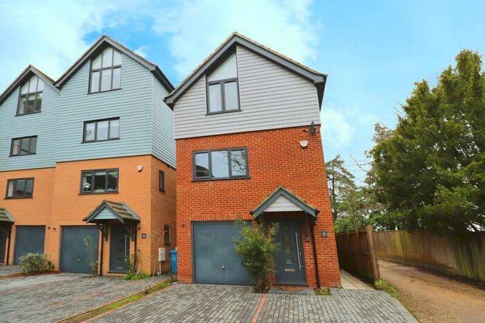 3 Bedroom Town House To Rent In Ledgard Close, Poole, BH14