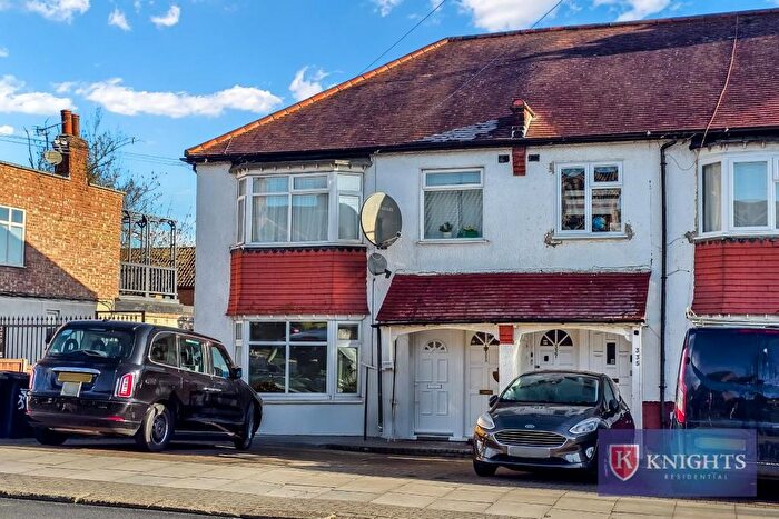 1 Bedroom Maisonette To Rent In Oakleigh Road North, London, N20