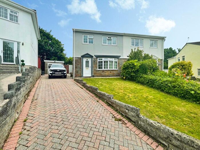 3 Bedroom Semi-Detached House For Sale In Eleanor Close, Pencoed, CF35