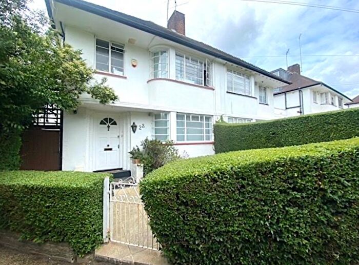 4 Bedroom Semi-Detached House To Rent In Hutchings Walk, Hampstead Garden Suburb, NW11