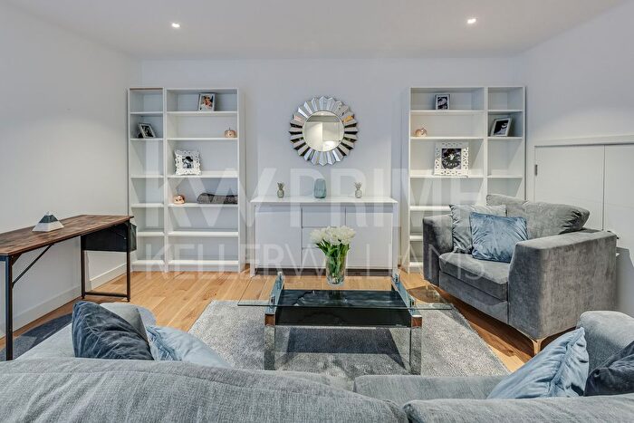 3 Bedroom Flat To Rent In Hand Axe Yard, London, WC1X