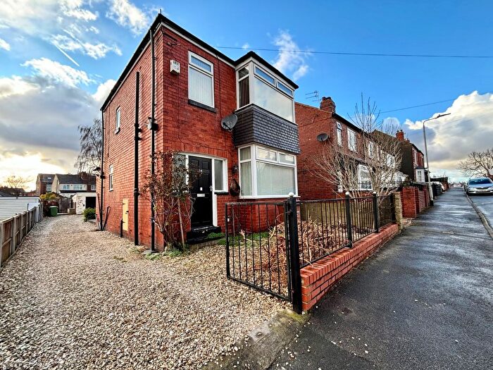 3 Bedroom Detached House To Rent In Appleton Grove, Leeds, West Yorkshire, LS9