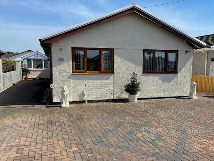 2 Bedroom Detached Bungalow For Sale In Salthouse Close, Crofty, Swansea, SA4