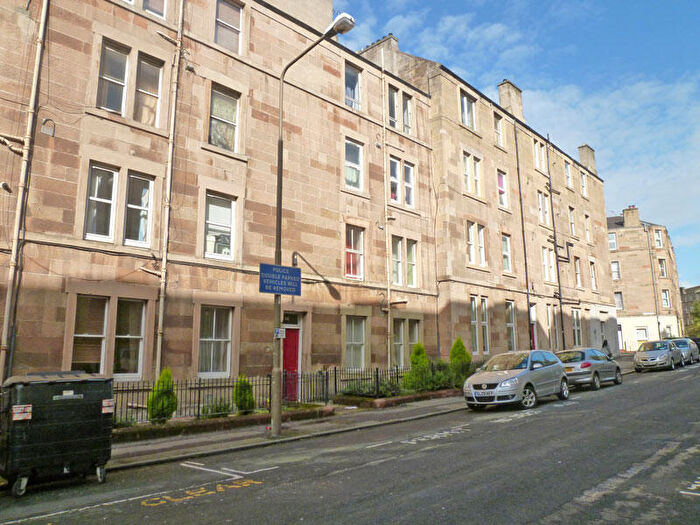 1 Bedroom Flat To Rent In Caledonian Crescent, Dalry, Edinburgh, EH11