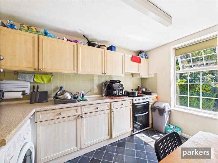 2 Bedroom Apartment For Sale In Westcote Road, Reading, Berkshire, RG30