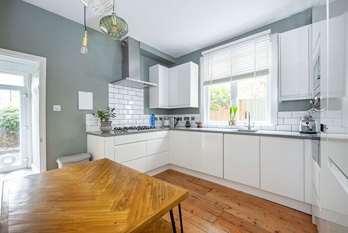 1 Bedroom Flat To Rent In Treport Street, London, SW18
