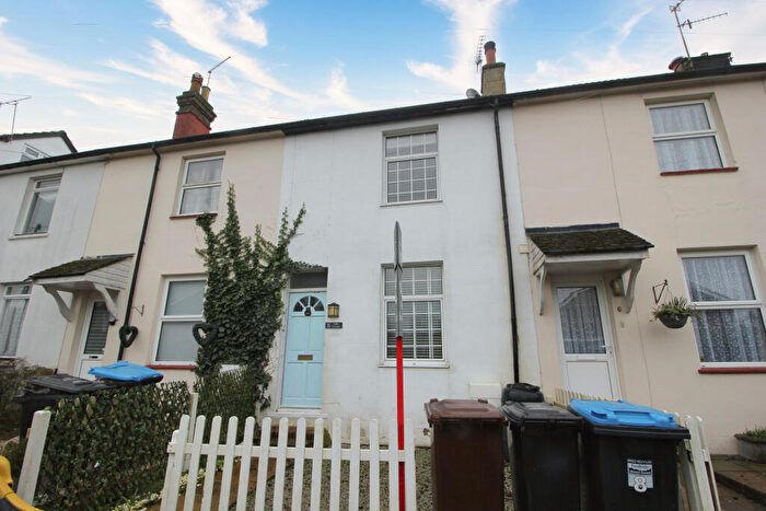 3 Bedroom House To Rent In Crescent Road, Bletchingley, Redhill, RH1