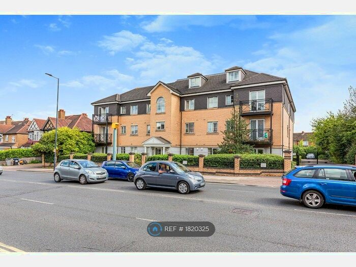 3 Bedroom Flat To Rent In Bowles Court, Harrow, HA3