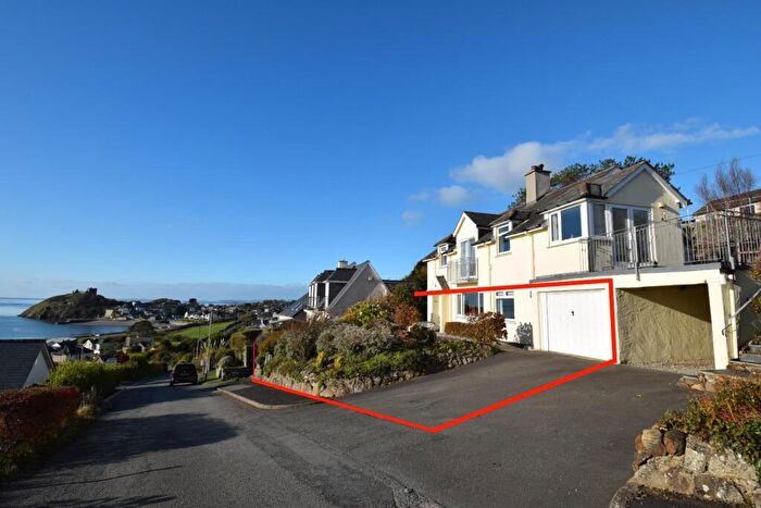 2 Bedroom Flat For Sale In Upper Morannedd, Criccieth, LL52
