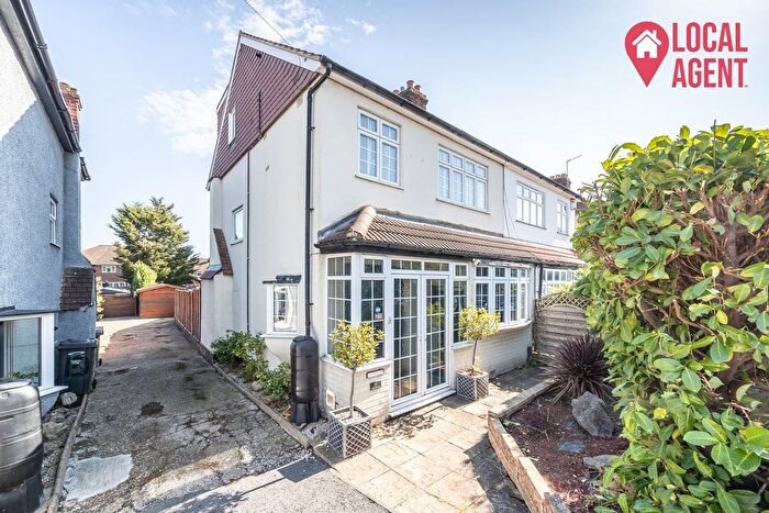 4 Bedroom Semi-detached House For Sale In Vale Road, Dartford, DA1
