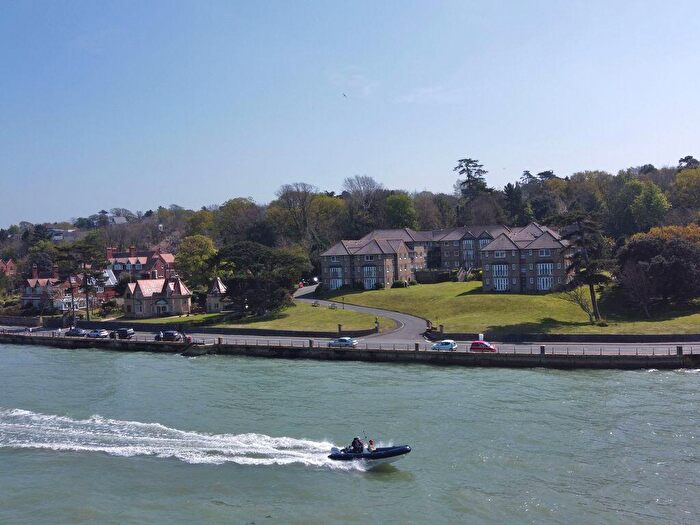 2 Bedroom Flat For Sale In Egypt Esplanade, Cowes, PO31