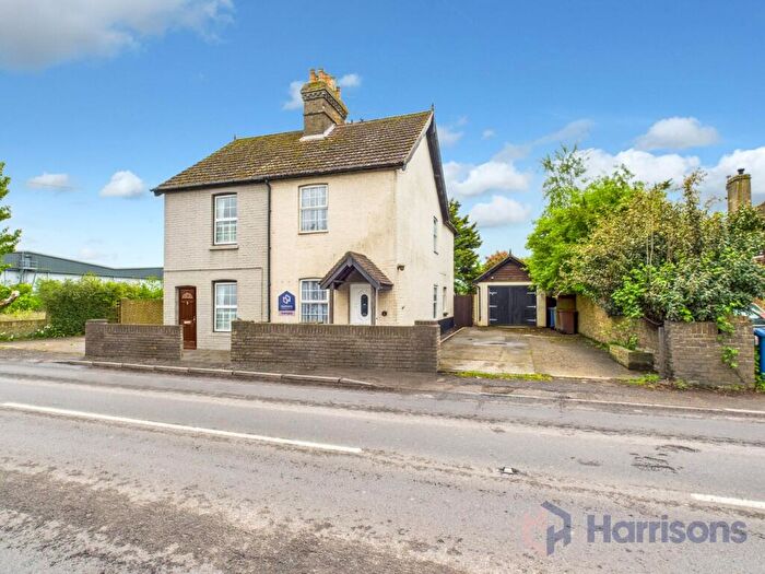 3 Bedroom Semi-Detached House For Sale In Radfield Cottages, London Road, Teynham, Sittingbourne, Kent, ME9