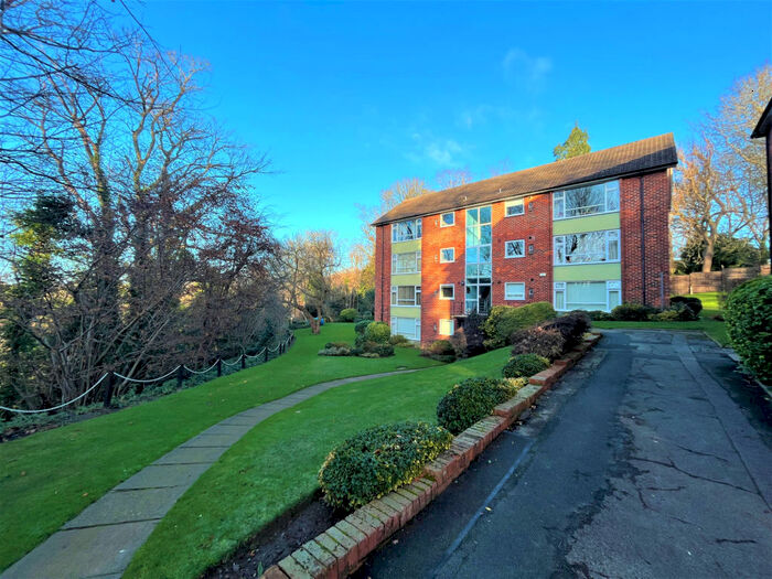 2 Bedroom Apartment To Rent In Lubbock Road, Chislehurst, Kent, BR7
