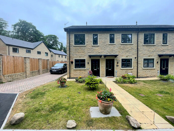 2 Bedroom Apartment For Sale In Lund Avenue, Glusburn, BD20