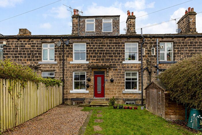 4 Bedroom Terraced House For Sale In Leafield Place, Yeadon, Leeds, LS19