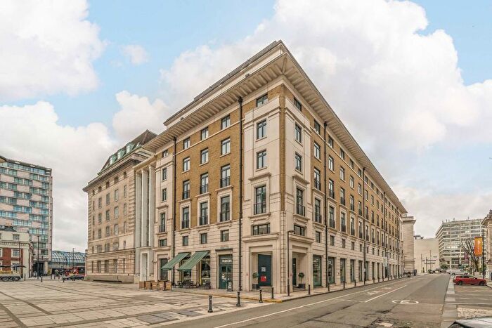 2 Bedroom Flat For Sale In South Block, London, SE1