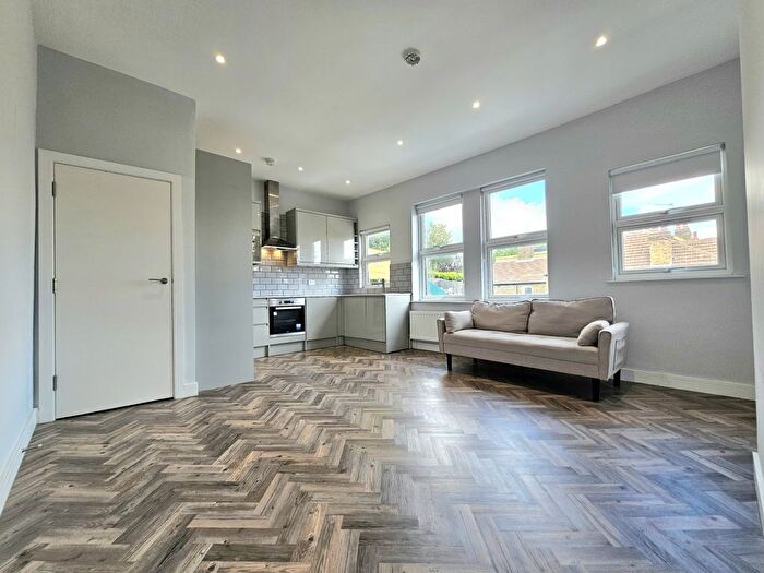 2 Bedroom Flat To Rent In Brookbank Road, Lewisham, SE13