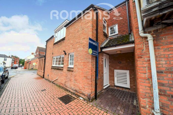 3 Bedroom Terraced House To Rent In Rose Street, Wokingham, RG40