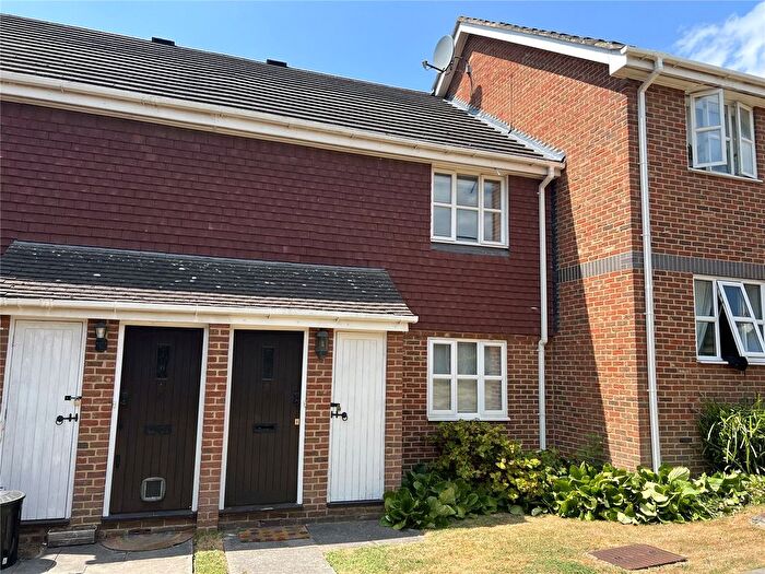 1 Bedroom Flat For Sale In Heather Close, Guildford, Surrey, GU2