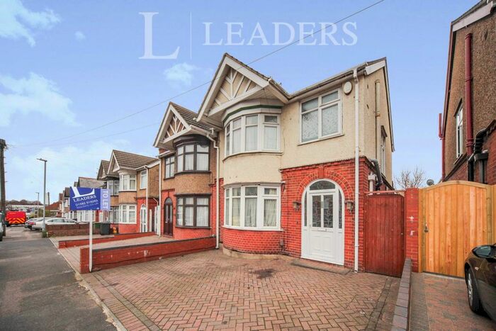 3 Bedroom Detached House To Rent In Arundel Road, Luton LU4