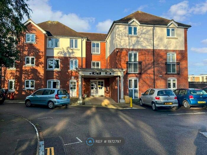 1 Bedroom Flat To Rent In Mitchell Court, Horley, RH6