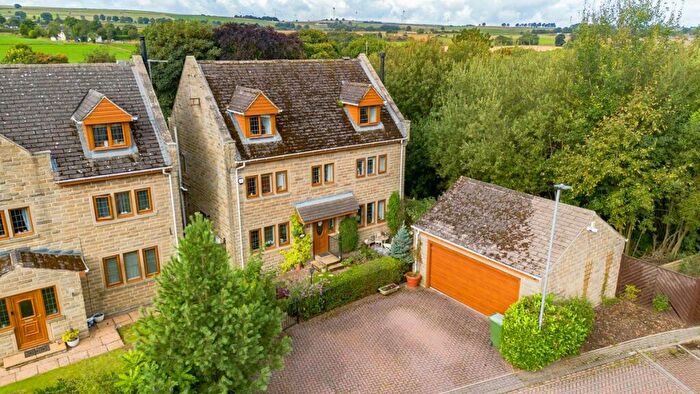 5 Bedroom Detached House For Sale In Lakeside View, Penistone, S36