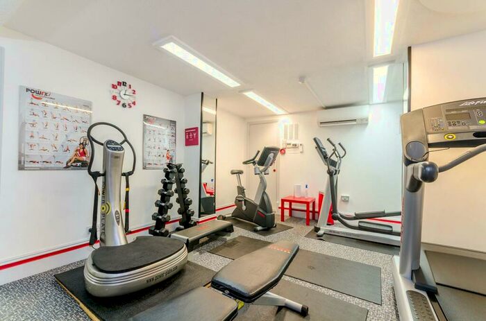 1 Bedroom Flat To Rent In Kingston Hill Place, Kingston, Kingston Upon Thames, KT2