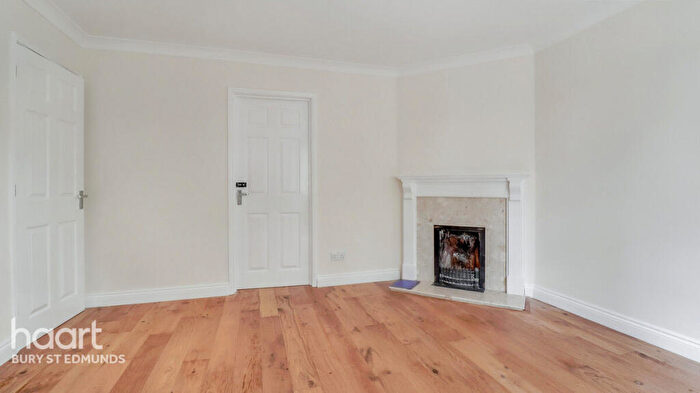 3 Bedroom Terraced House For Sale In Nightingale Close, Bury St Edmunds, IP33