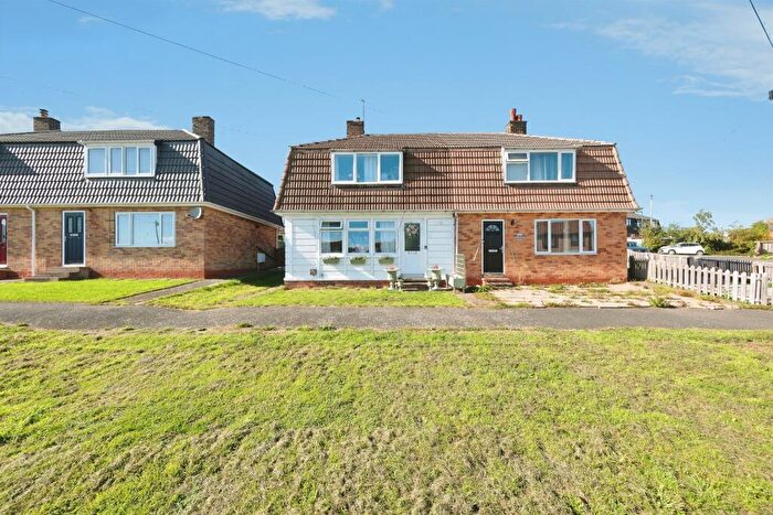 3 Bedroom Semi Detached House For Sale In Houldsworth Drive, Chesterfield, S41