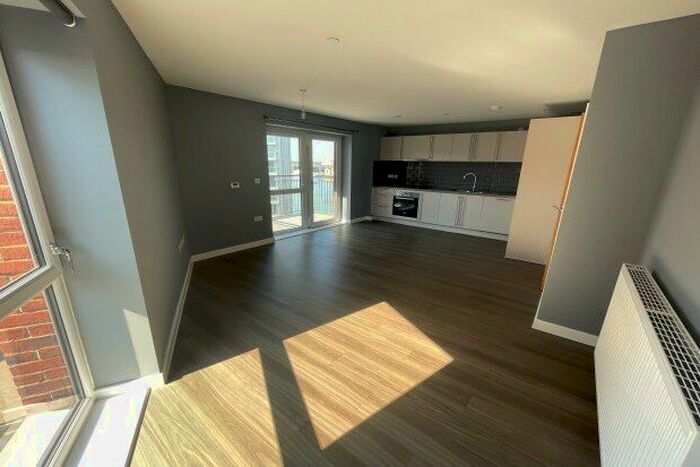 2 Bedroom Flat To Rent In Capstan Road, Southampton, SO19
