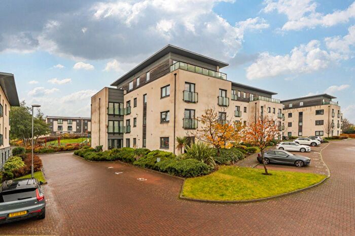 3 Bedroom Flat For Sale In / Burnbrae Drive, Edinburgh, EH12