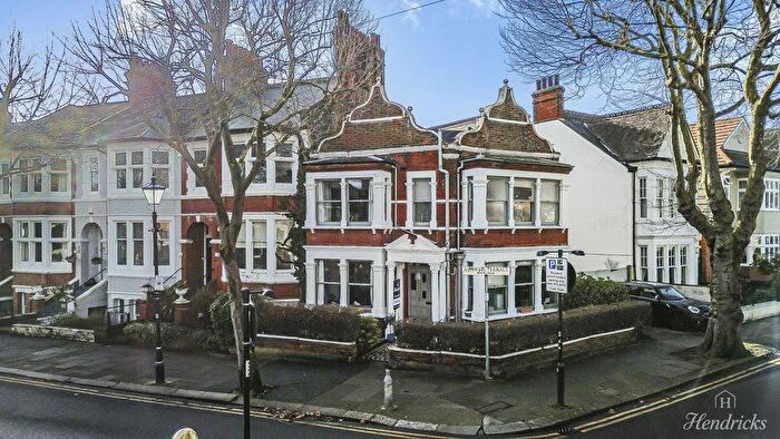 4 Bedroom Terraced House For Sale In Runwell Terrace, Southend-On-Sea, SS1