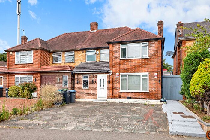 3 Bedroom Semi Detached House For Sale In Belgrave Gardens, London, N14