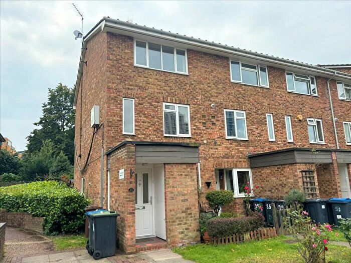 2 Bedroom Maisonette To Rent In Granville Close, Croydon, Surrey, CR0