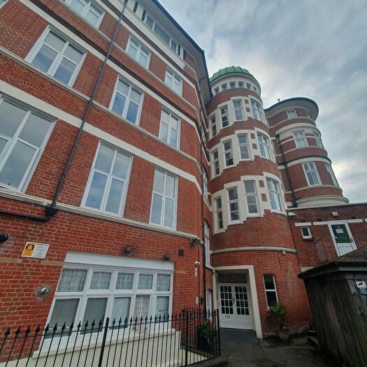 1 Bedroom Flat To Rent In Owls Road, Bournemouth, Dorset, BH5