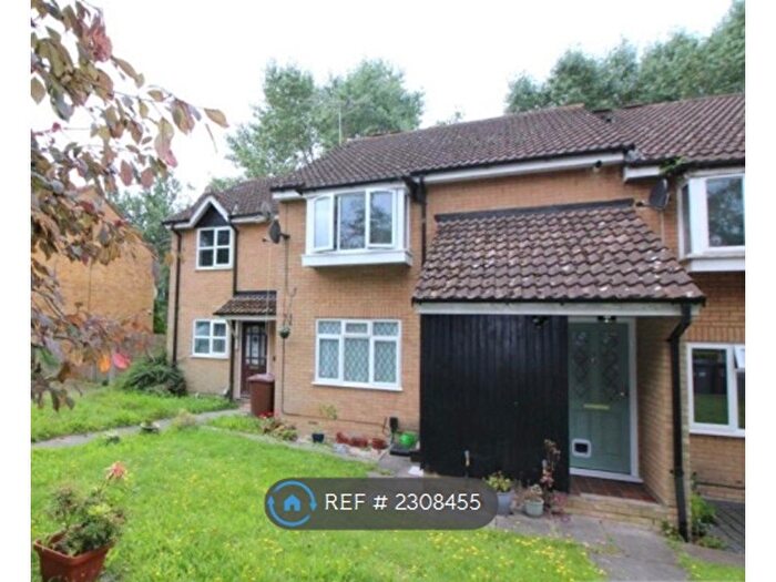 2 Bedroom Maisonette To Rent In Danziger Way, Borehamwood, WD6