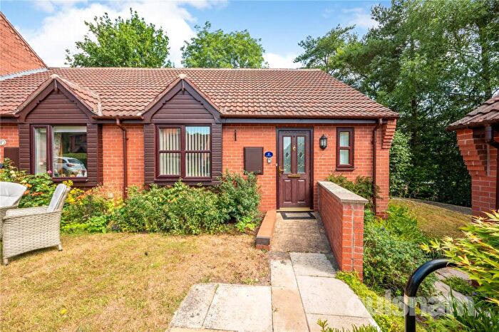 2 Bedroom Bungalow For Sale In Willow Tree Drive, Barnt Green, Birmingham, Worcestershire, B45