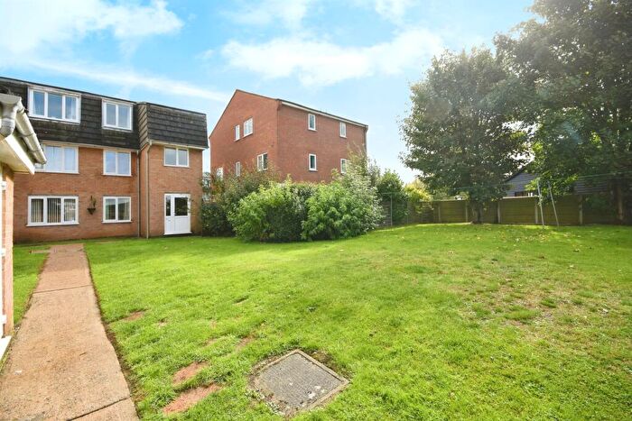 2 Bedroom Flat For Sale In Ozier Court, Saffron Walden, CB11