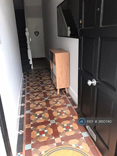 2 Bedroom Flat To Rent In Leigh Road, London, E10