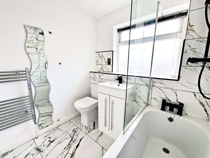 5 Bedroom Semi-Detached House To Rent In Fairfax, Bracknell, Berkshire, RG42