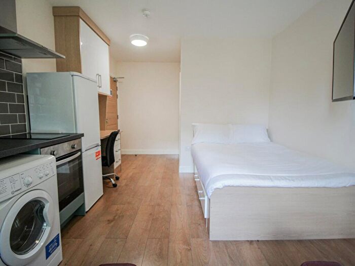 Apartment To Rent In Apt, Lofthouse Residence #, LS2