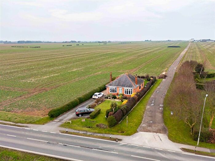 3 Bedroom Detached Bungalow For Sale In Hull Road, Withernsea, HU19