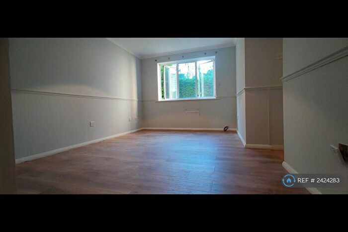 1 Bedroom Flat To Rent In Shorwell Court, Purfleet, RM19