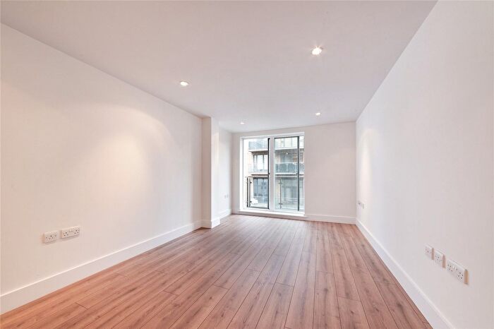 1 Bedroom Flat To Rent In Caspian Wharf, Yeo Street, London, E3