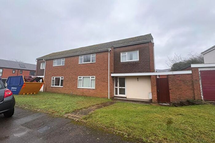 4 Bedroom Semi Detached House For Sale In Davies Road, Moreton-in-Marsh, Gloucestershire, GL56