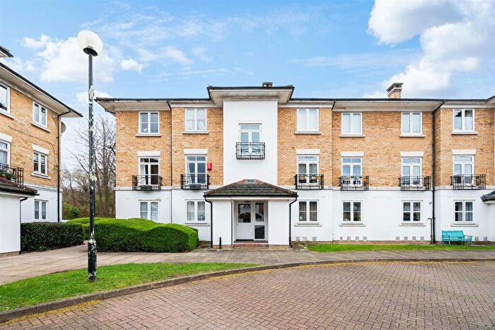 1 Bedroom Apartment For Sale In Kingswood Drive, South Sutton, SM2