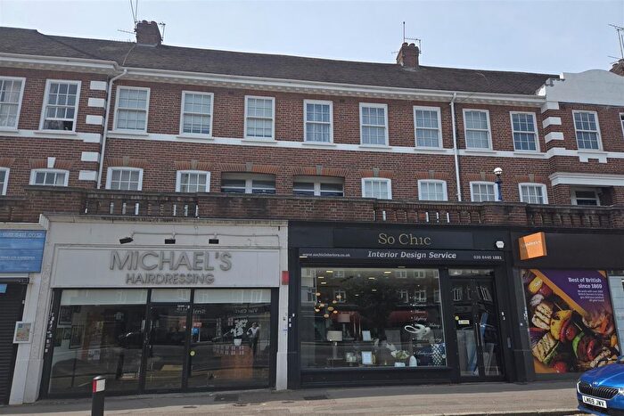 3 Bedroom Flat For Sale In Heddon Court, Cockfosters, EN4